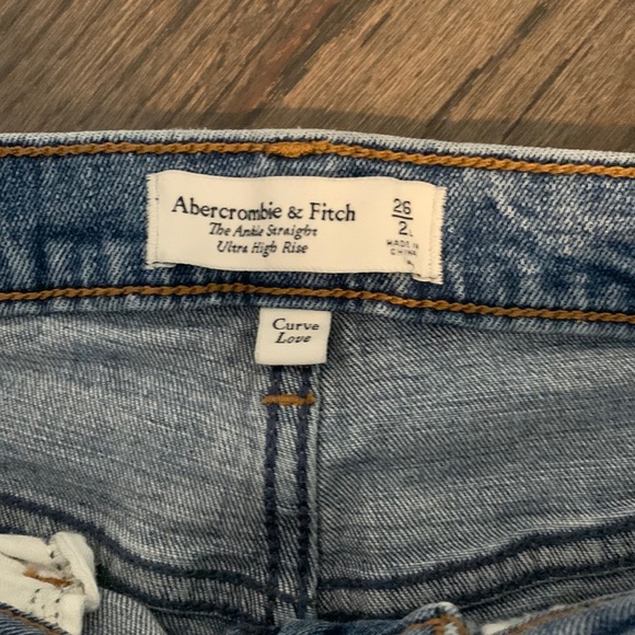 Abercrombie Ankle Straight Ultra High Rise Jean, 26 Tall, Curve Love - Picture 4 of 6